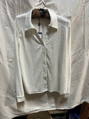 Adrianna Papell WHITE Button-Front Lace-Texture Shirt.  NWT. Lined, do not sheer